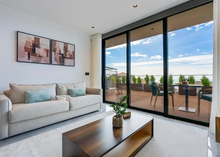 Bhf Residences Luxe Sunset *