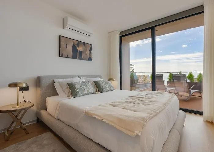 Bhf Residences Luxe Sunset *